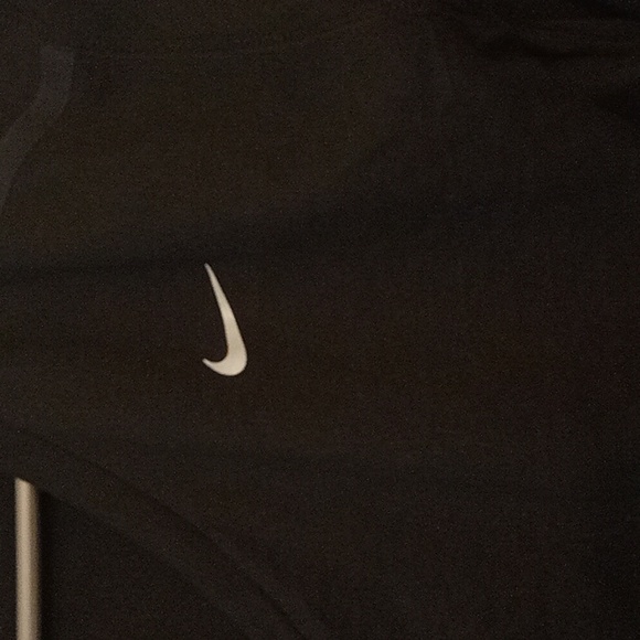 Nike running shirt medium size - Picture 3 of 10